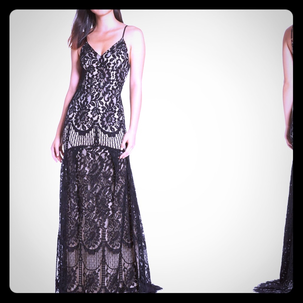 Lulus black long lace Gown. Tags still on